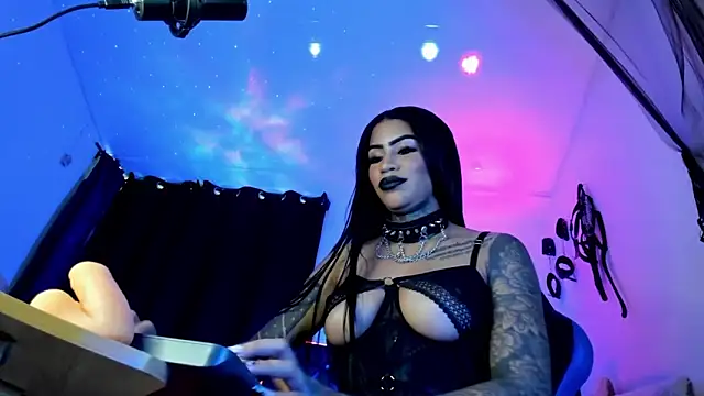 Czat XXX na żywo – deborah_tatto