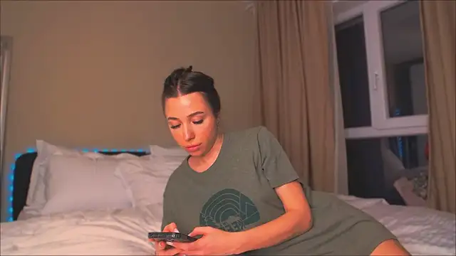 InsideMia 现场XXX聊天