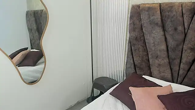 Chat XXX ao vivo de zoe_hugeboobs