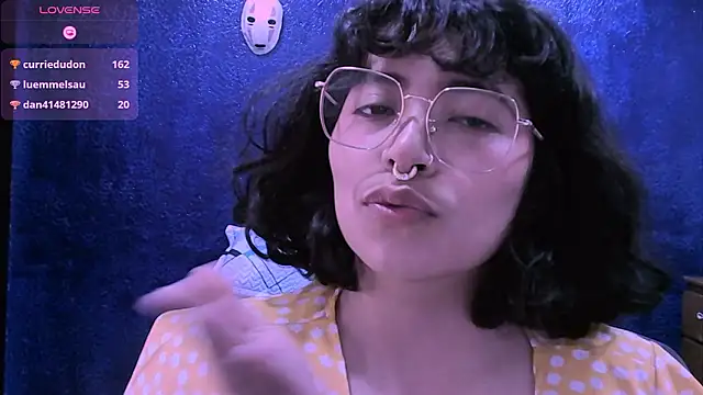 XXX chat uživo modela NinaYellow