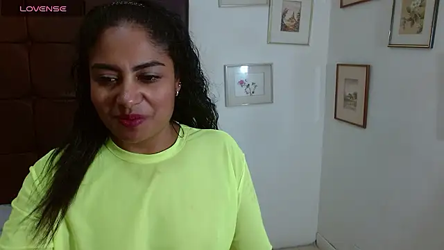 Luna_Fyre Adlı Modelin Canlı XXX Sohbeti