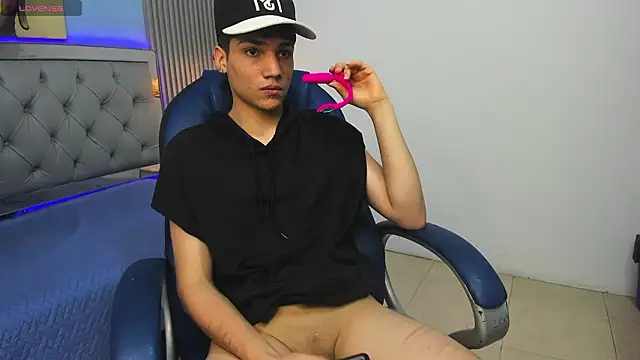 SamBlack_ élő XXX-chatje