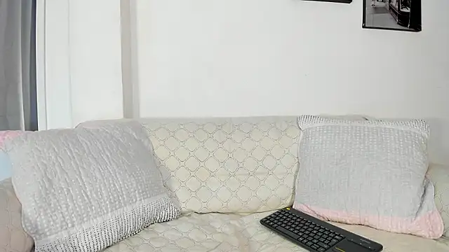 PauleteW10n Live XXX chat