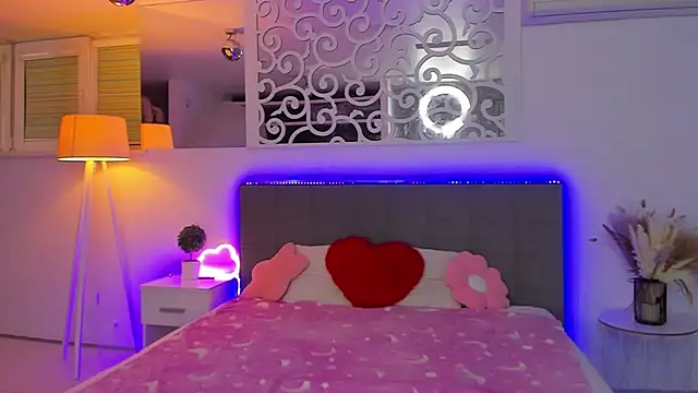 LuisaClover's Live XXX Chat