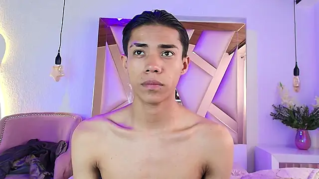 camilo_nom Adlı Modelin Canlı XXX Sohbeti