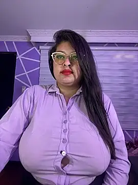 دردشة MiiaaJoness الجنسية  المباشرة