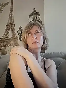 stellahere8 élő XXX-chatje