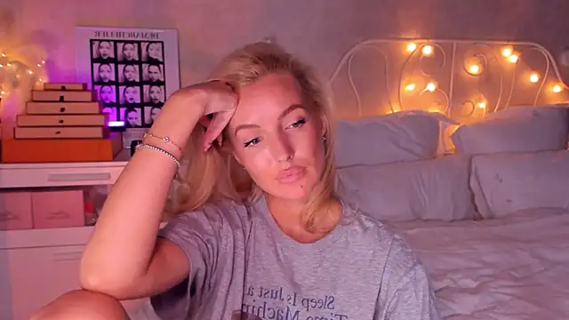 aestetick Chat XXX in diretta