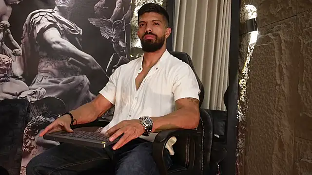 DannSaenz Show in webcam