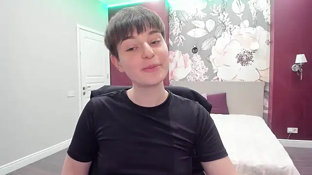 Chatroom XXX en direct de EmiliaYours