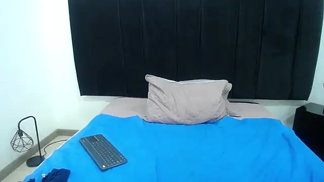 CamiilaReyes élő XXX-chatje