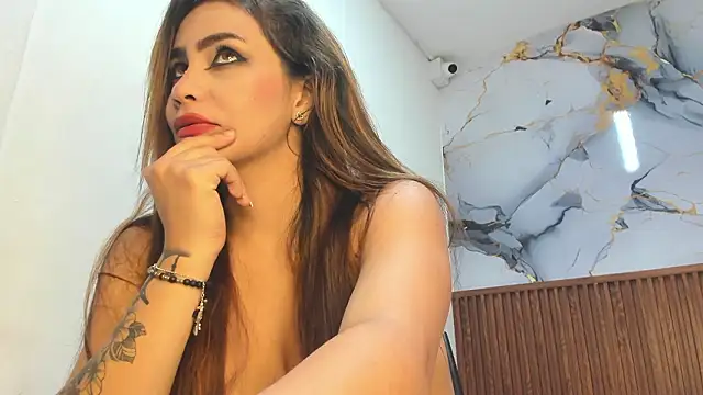 Holly_22 – Naživo XXX chat