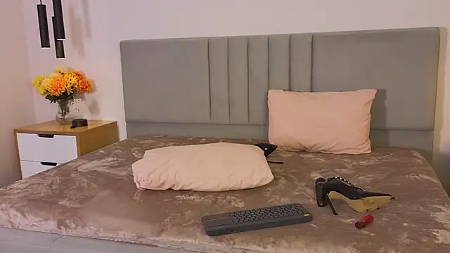 Chatroom XXX en direct de RoseWillsson