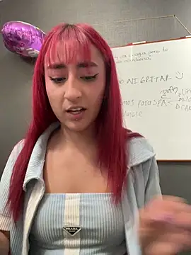 JuliethaDemon_ élő XXX-chatje