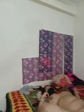 mansi_rawat05 élő XXX-chatje