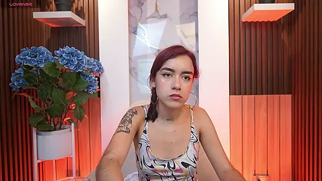 TessaaFox élő XXX-chatje