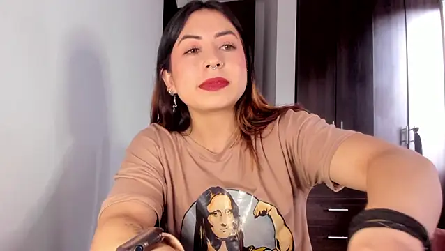 Chatroom XXX en direct de MaddieHunter