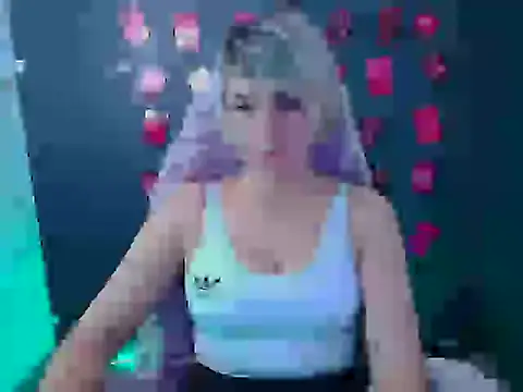 Lana_Foxyy élő XXX-chatje