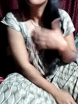 Maahi_20 Show in webcam