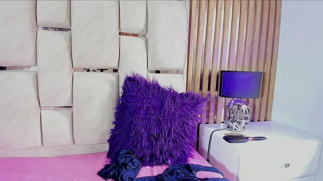 Chatroom XXX en direct de vannepettite_