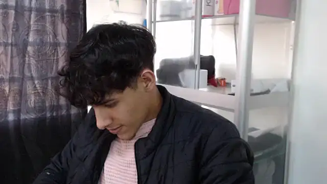 MaxStar26 Adlı Modelin Canlı XXX Sohbeti