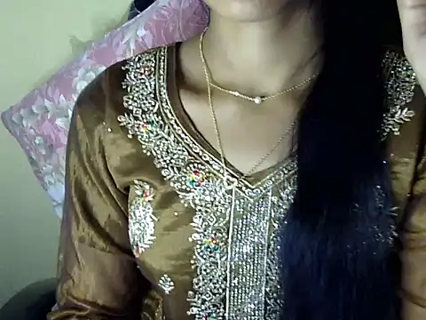 Khushi_v élő XXX-chatje