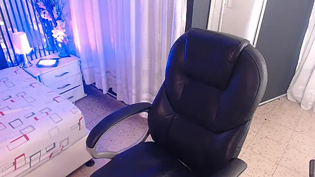 LiaVillalobos élő XXX-chatje