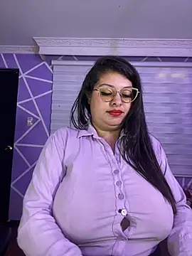 MiiaaJoness Webcam-Show