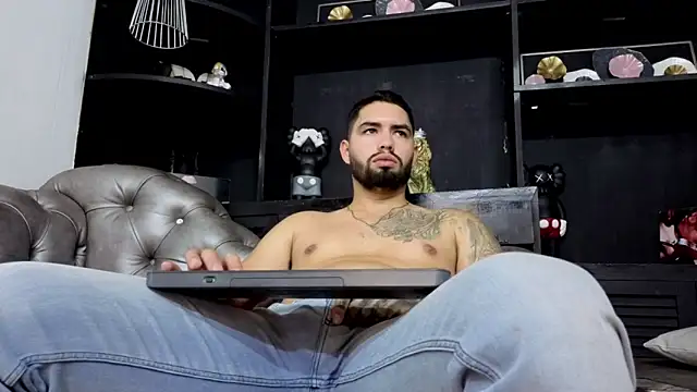 matteosantos Show in webcam