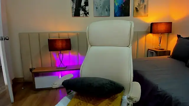 DaniRousse Adlı Modelin Canlı XXX Sohbeti