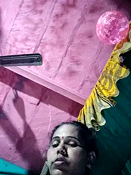 Pooja750 Chat XXX in diretta