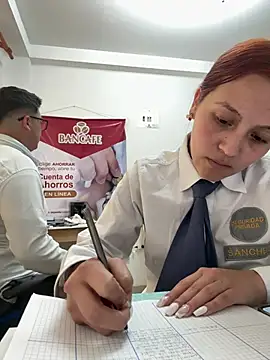 Emily-7_ 即時 XXX 聊天