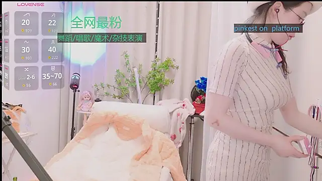 Luck_Lili_: онлайн-секс-чат