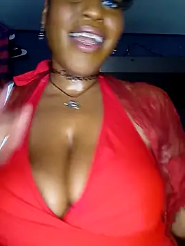 AmazonianMistress Adlı Modelin Canlı XXX Sohbeti