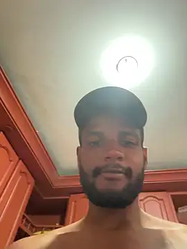 andrewmaro Show in webcam