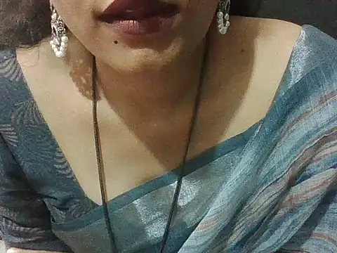 Thilothama_Vaishu Adlı Modelin Canlı XXX Sohbeti