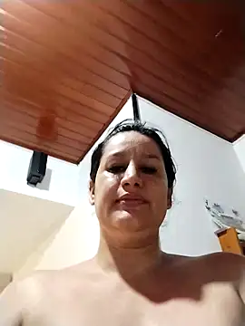 Chatroom XXX en direct de keilymadam