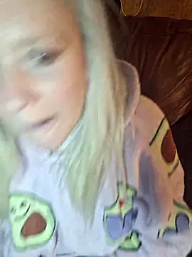 Bouncy-Bella28X Chat XXX in diretta