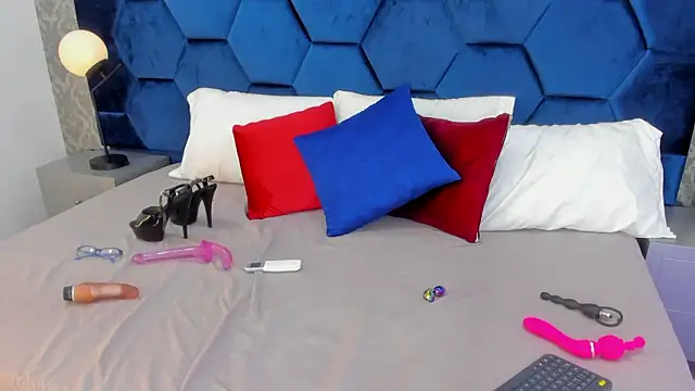 Angelina_Roa Adlı Modelin Canlı XXX Sohbeti