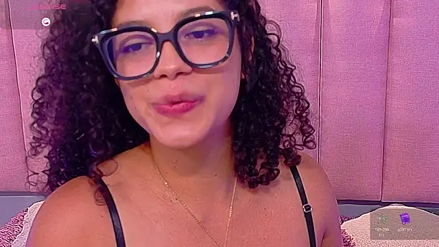 دردشة CamilaLevy الجنسية المباشرة