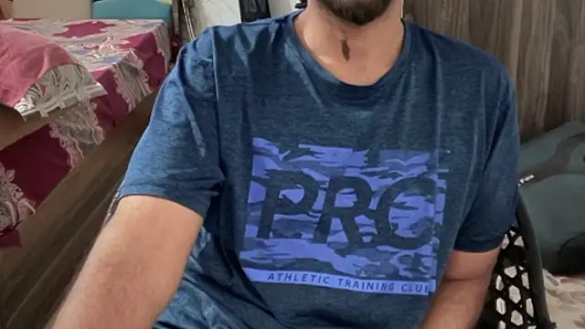 MakeMeAwareAah: онлайн-секс-чат