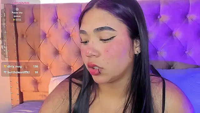 Mylarossi élő XXX-chatje