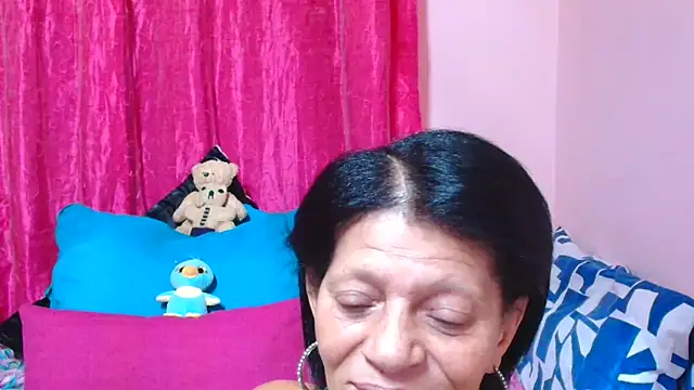 SLUTTYROXY élő XXX-chatje