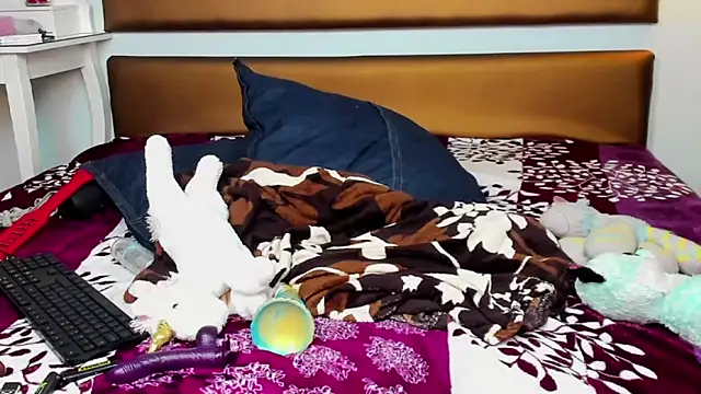 KatniseBabe élő XXX-chatje