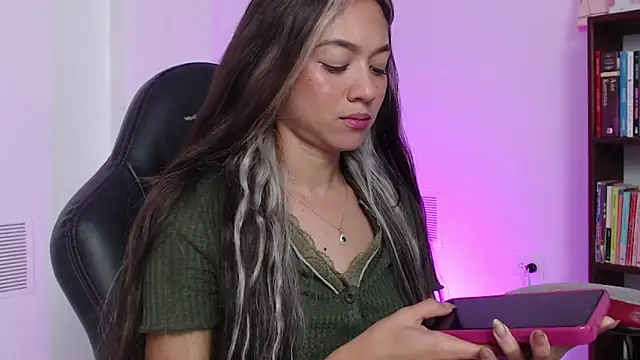 Chat XXX en directo de hantonella_