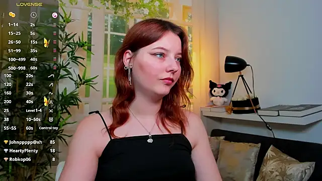 Show de pretty_little_thing na webcam