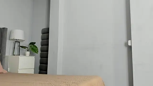 Madie__collins Adlı Modelin Canlı XXX Sohbeti