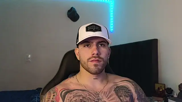 Ades_Lowe 现场XXX聊天