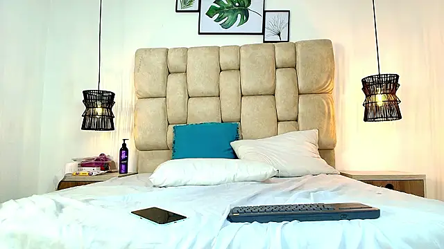 Cinthiabaker Adlı Modelin Canlı XXX Sohbeti