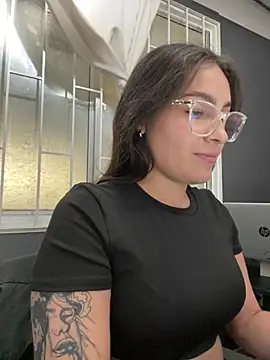 Alyha_Cortes: онлайн-секс-чат